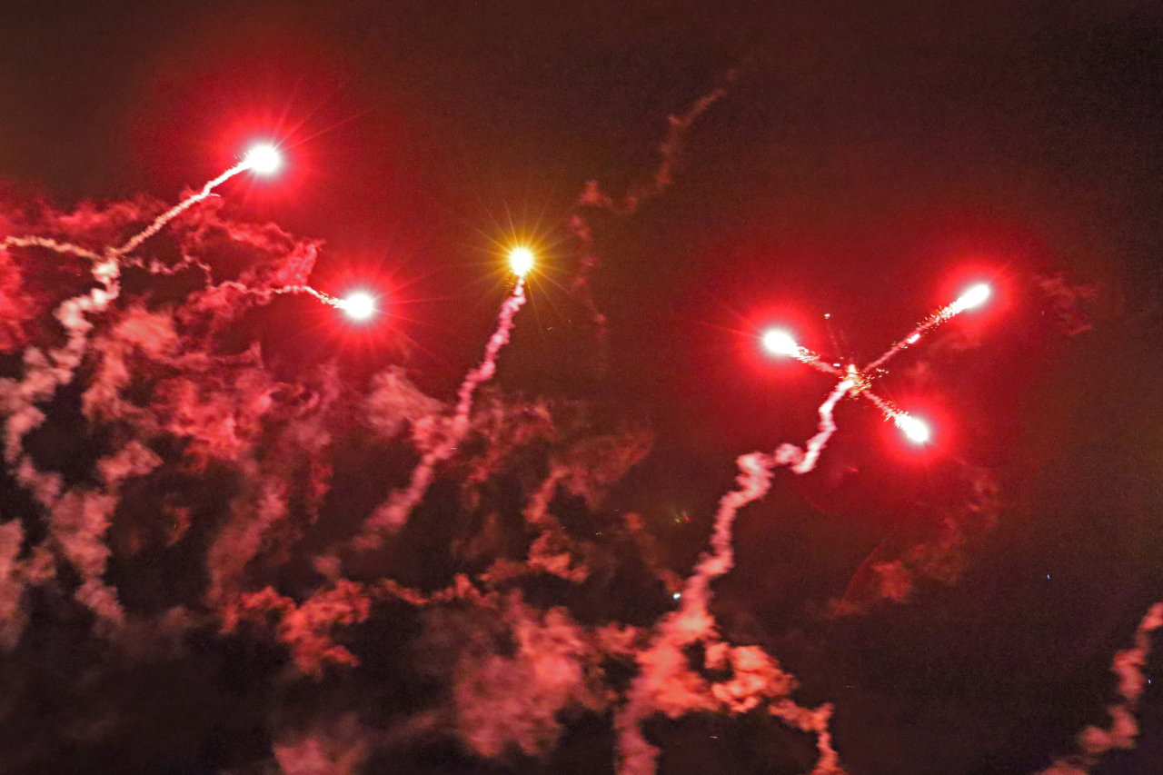 Röder Feuerwerk 2023 Crossette Fächer